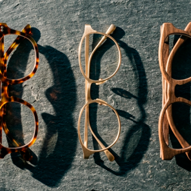 Monturas de acetato, metal o madera: diferencias y cuál elegir según tu estilo